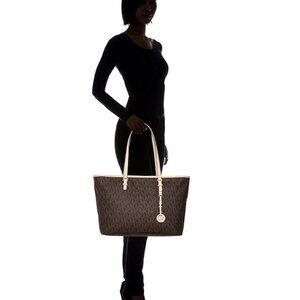 Michael Kors Jet Set Medium Logo Tote Bag